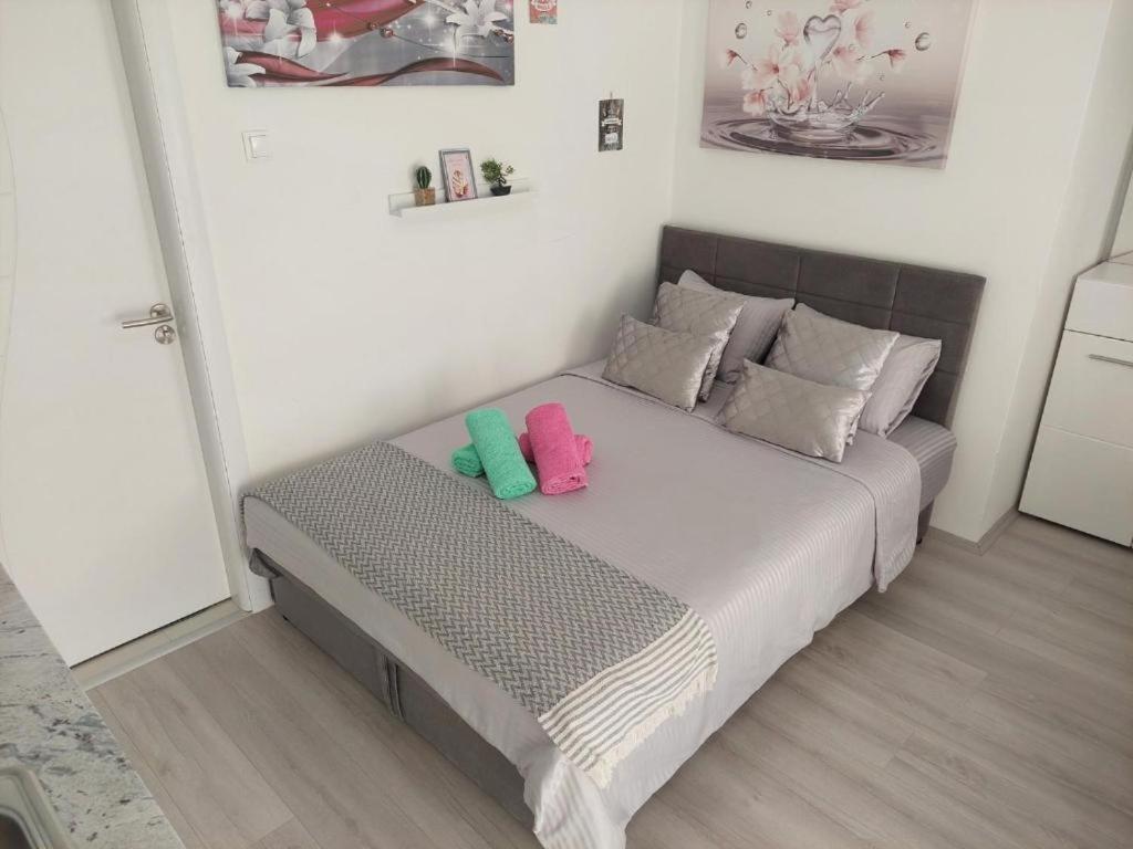 City Lux Square Apartment Skopje Esterno foto