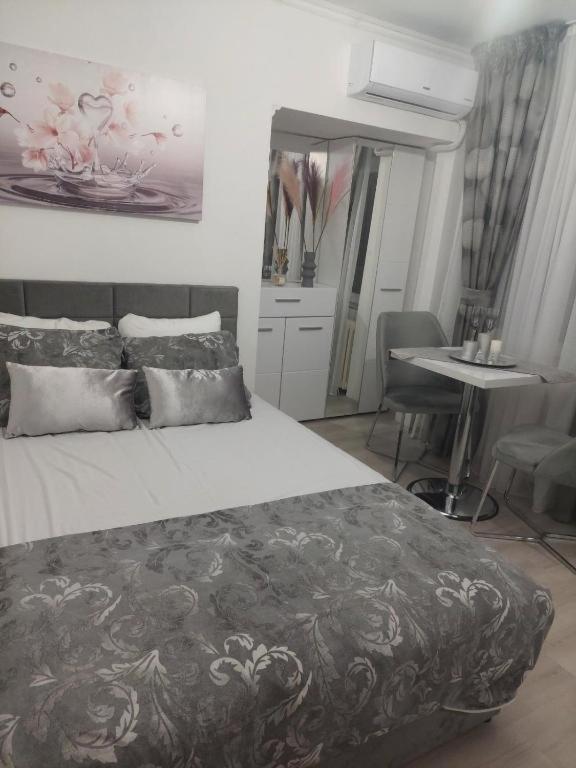 City Lux Square Apartment Skopje Esterno foto